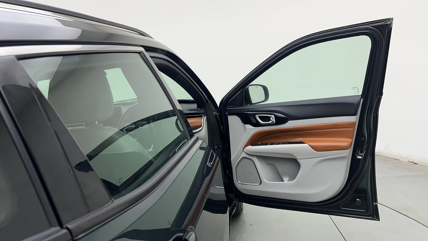 Used 2024 Jeep Compass Limited (O) 2.0 Diesel AT Diesel Automatic interior RIGHT FRONT DOOR OPEN VIEW