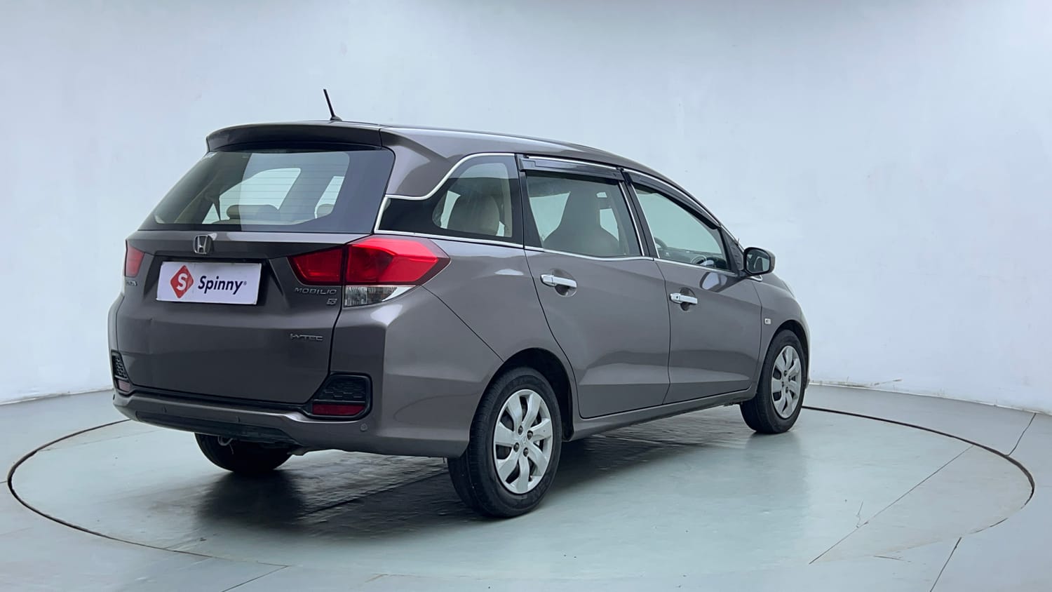 Used 2015 Honda Mobilio S Petrol Petrol Manual exterior RIGHT REAR CORNER VIEW
