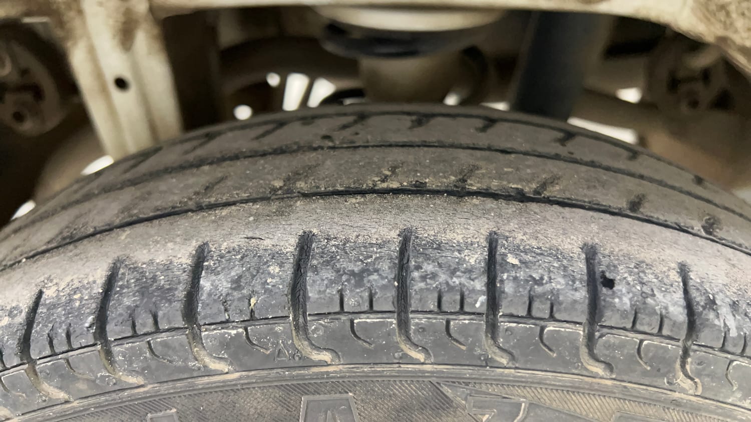 Used 2017 Maruti Suzuki Alto 800 LXi Petrol Manual tyres RIGHT REAR TYRE TREAD VIEW