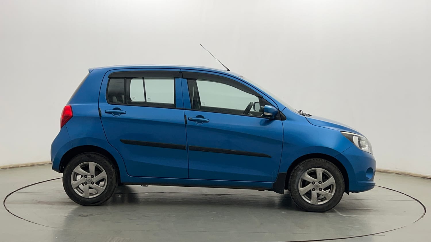 Used 2017 Maruti Suzuki Celerio ZXi Opt Petrol Manual exterior RIGHT SIDE VIEW