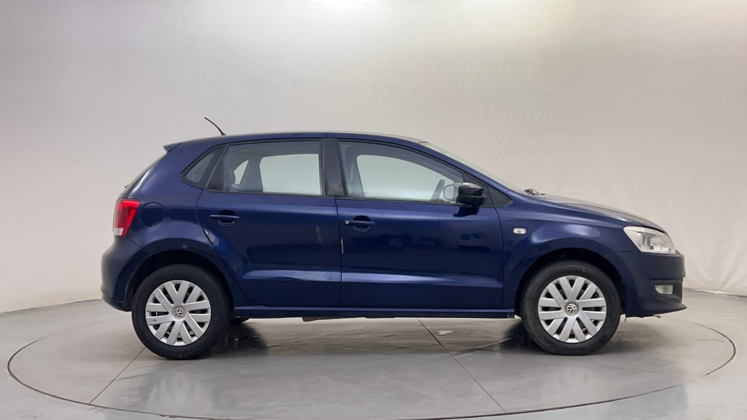 Used 2013 Volkswagen Polo Comfortline 1.2L (P) Petrol Manual exterior RIGHT SIDE VIEW