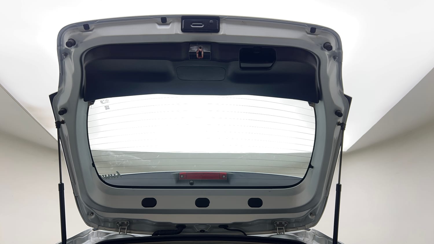 Used 2023 Maruti Suzuki Baleno Alpha AGS Petrol Automatic interior DICKY DOOR OPEN VIEW