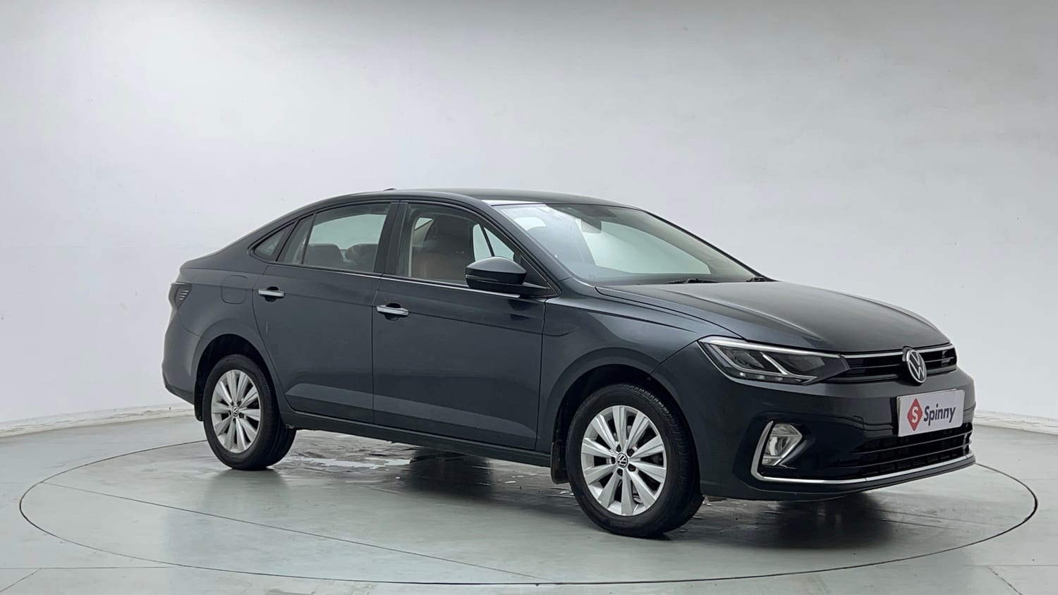 Used 2023 Volkswagen Virtus Highline 1.0 TSI AT Petrol Automatic exterior RIGHT FRONT CORNER VIEW