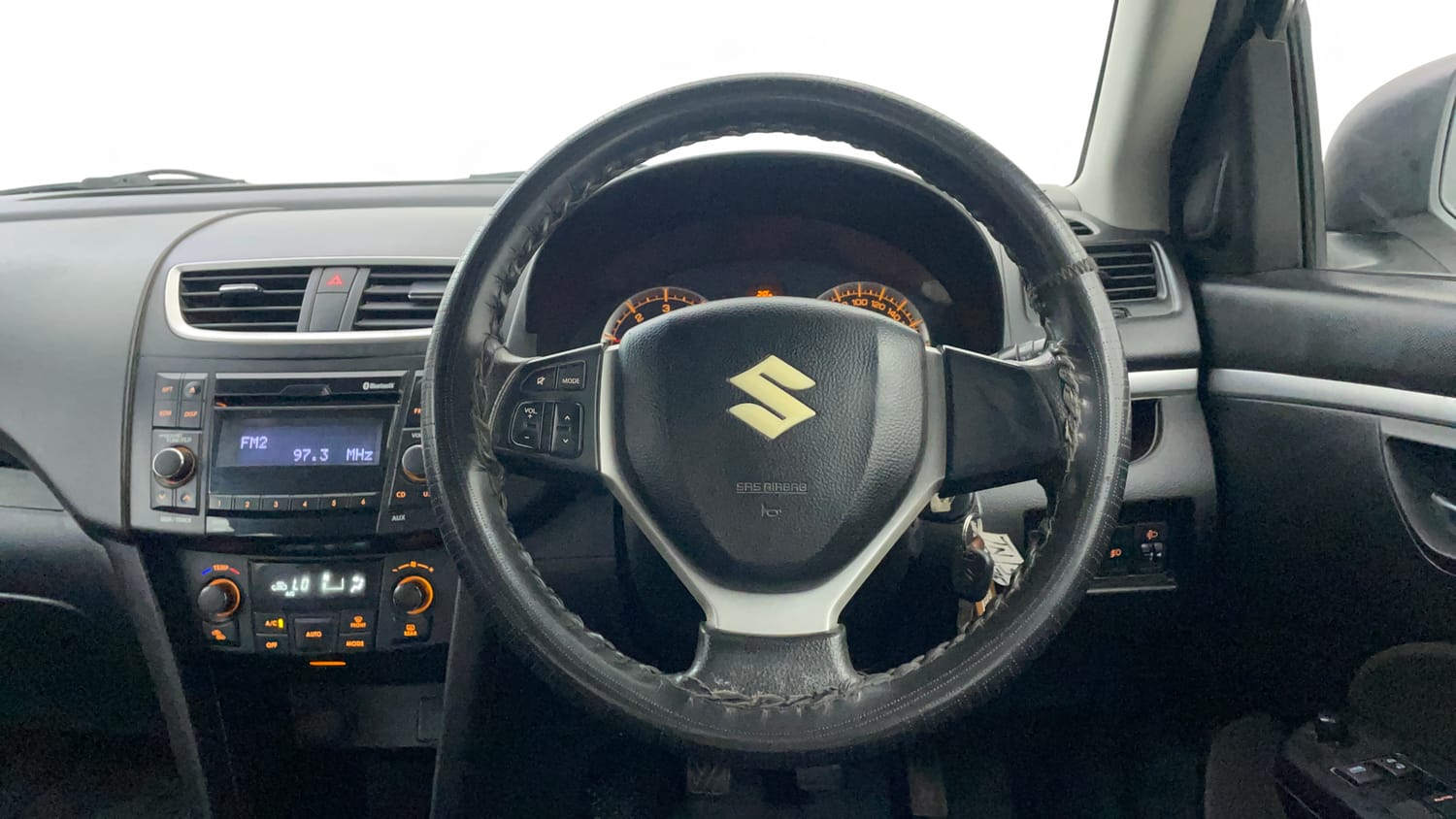 Used 2014 Maruti Suzuki Swift ZDi Diesel Manual interior STEERING VIEW