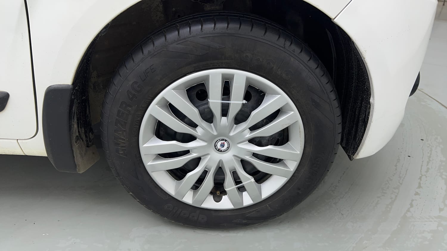 Used 2019 Maruti Suzuki Wagon R VXi 1.2 Petrol Manual tyres RIGHT FRONT TYRE RIM VIEW