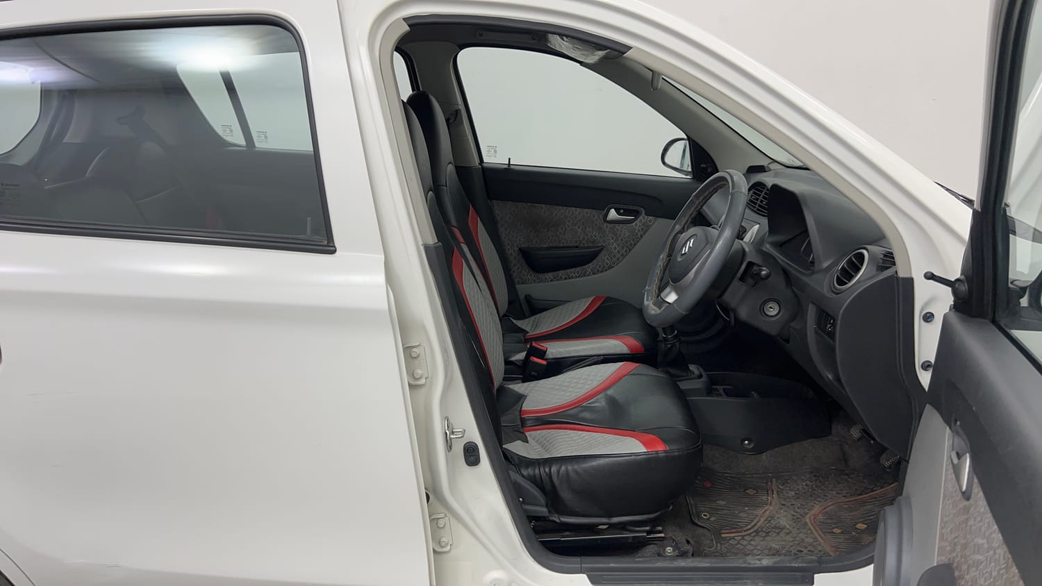 Used 2017 Maruti Suzuki Alto 800 LXi Petrol Manual interior RIGHT SIDE FRONT DOOR CABIN VIEW