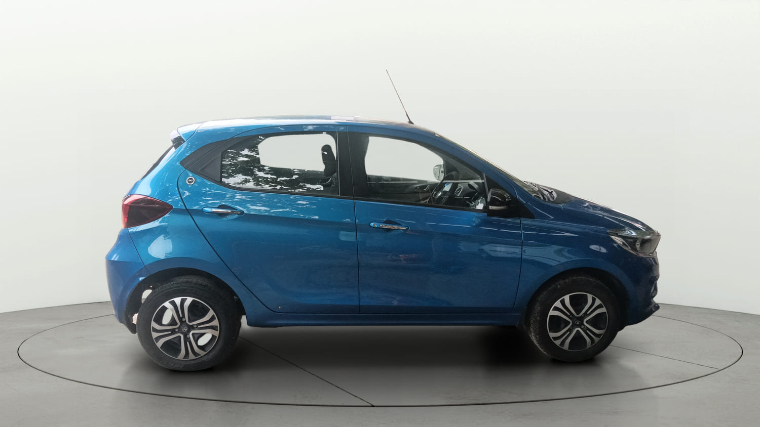 Used 2026 Tata Tiago XZ Plus CNG Cng Manual exterior RIGHT SIDE VIEW