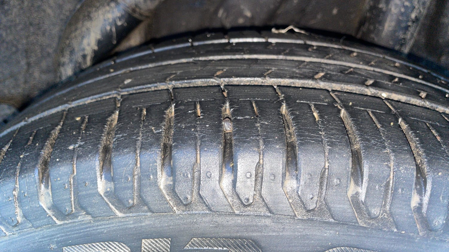 Used 2022 Hyundai Verna SX 1.5 MPi Petrol Manual tyres LEFT REAR TYRE TREAD VIEW