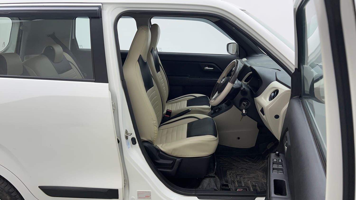 Used 2019 Maruti Suzuki Wagon R VXi 1.2 Petrol Manual interior RIGHT SIDE FRONT DOOR CABIN VIEW