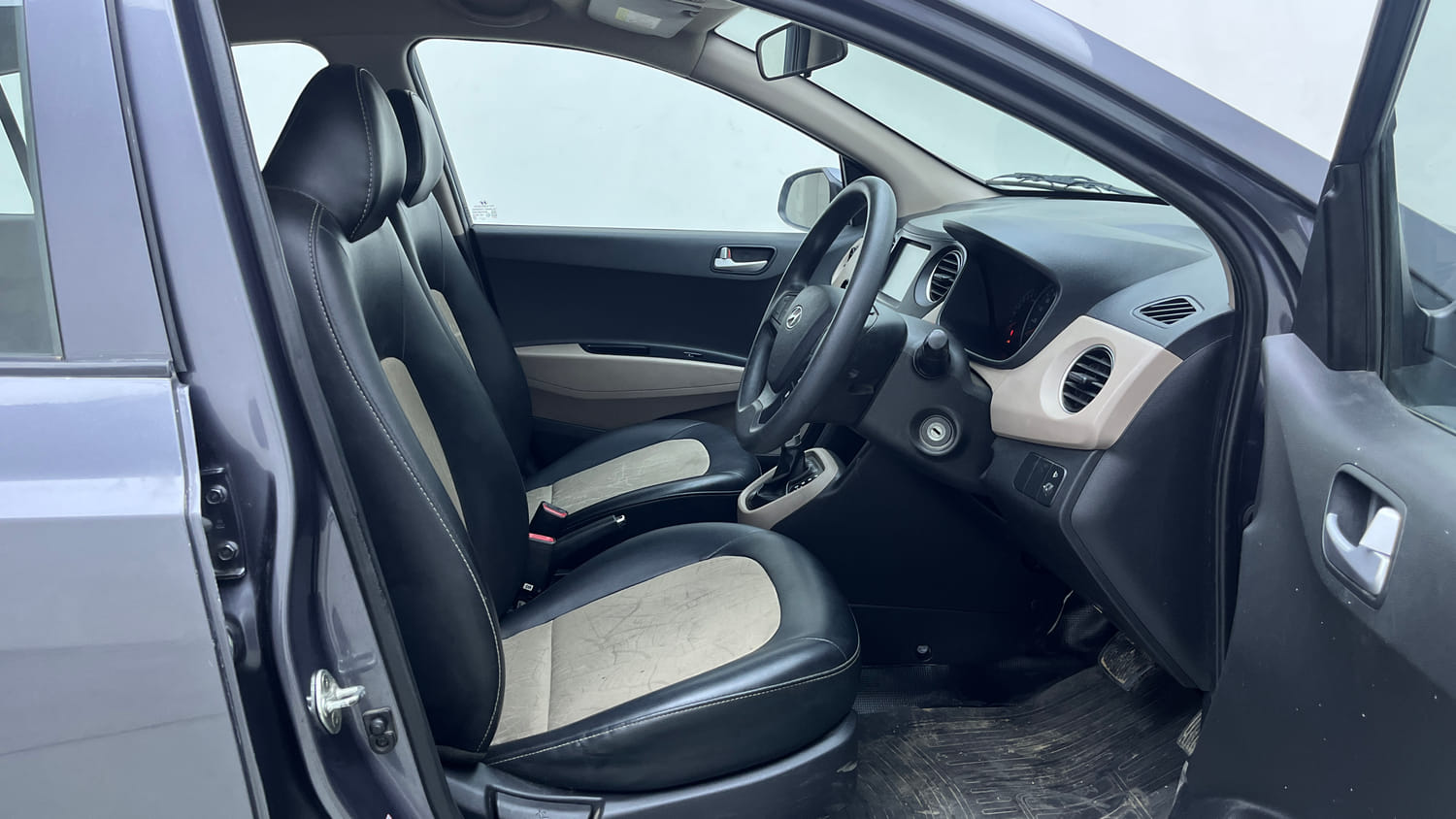 Used 2018 Hyundai Grand i10 Sportz AT 1.2 Kappa VTVT Petrol Automatic interior RIGHT SIDE FRONT DOOR CABIN VIEW