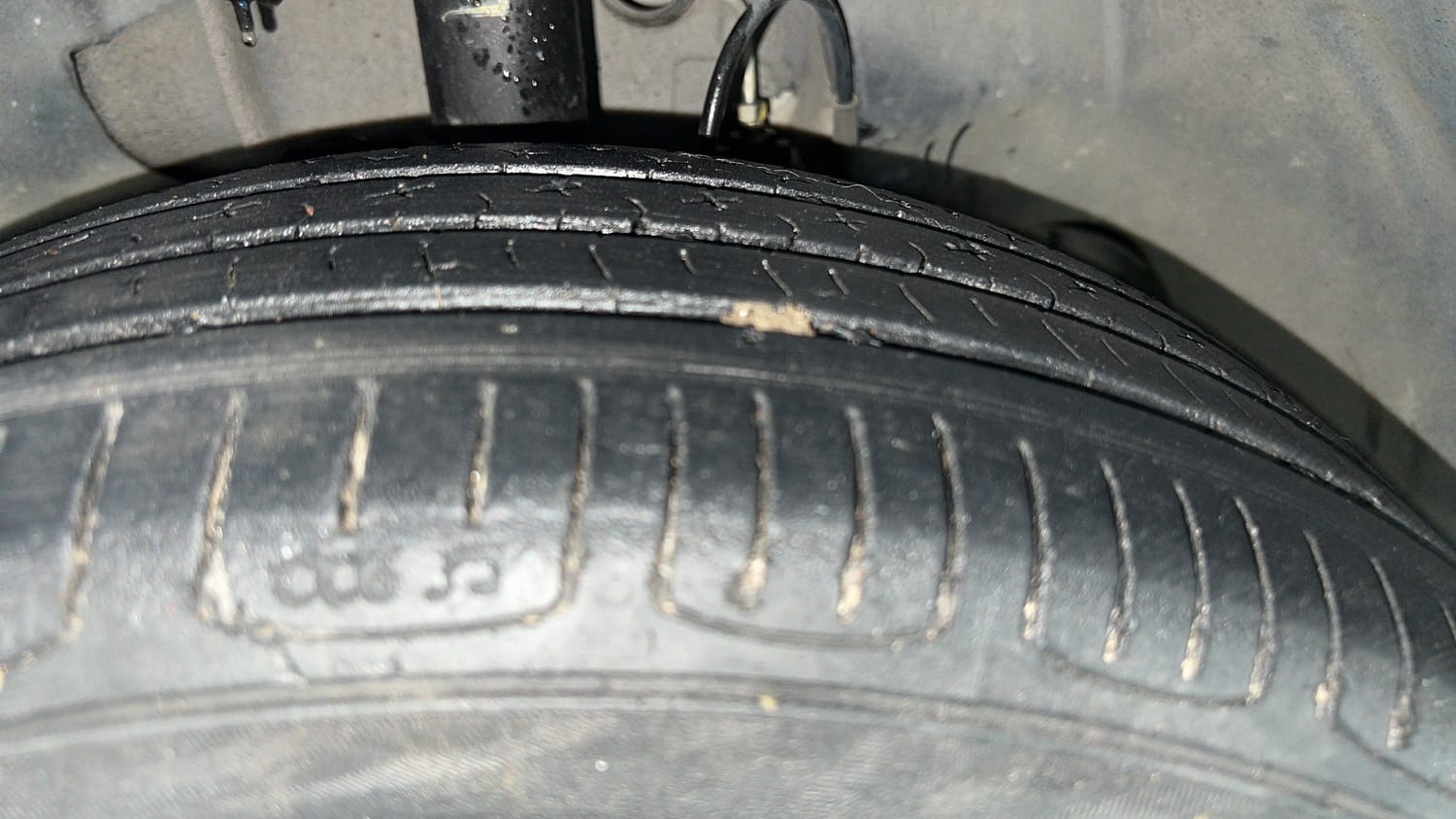 Used 2017 Tata Tiago Revotron XZ Petrol Manual tyres RIGHT FRONT TYRE TREAD VIEW
