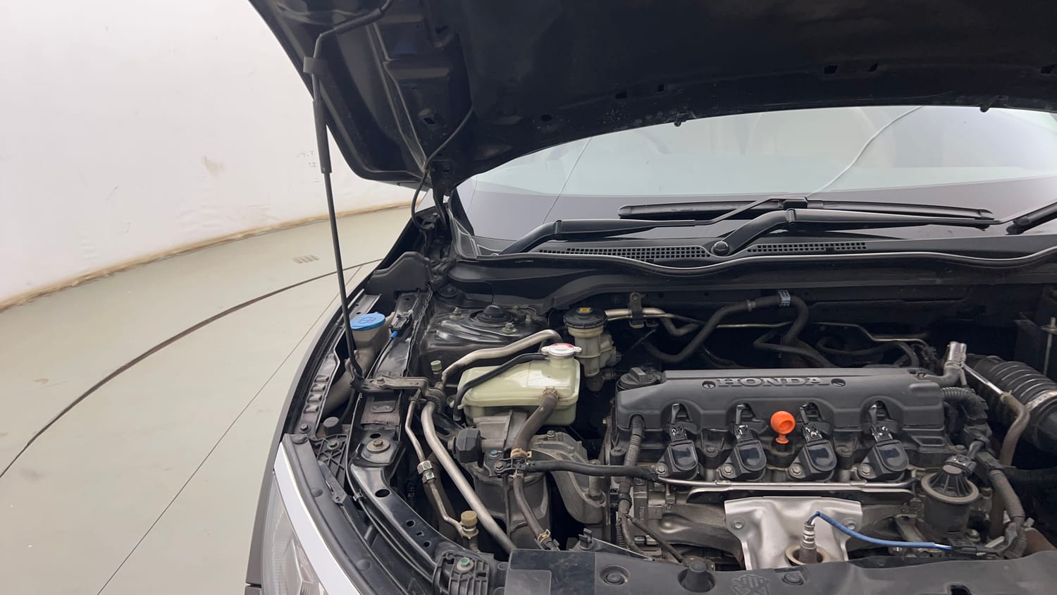 Used 2019 Honda Civic V CVT Petrol Petrol Automatic engine ENGINE RIGHT SIDE HINGE & APRON VIEW