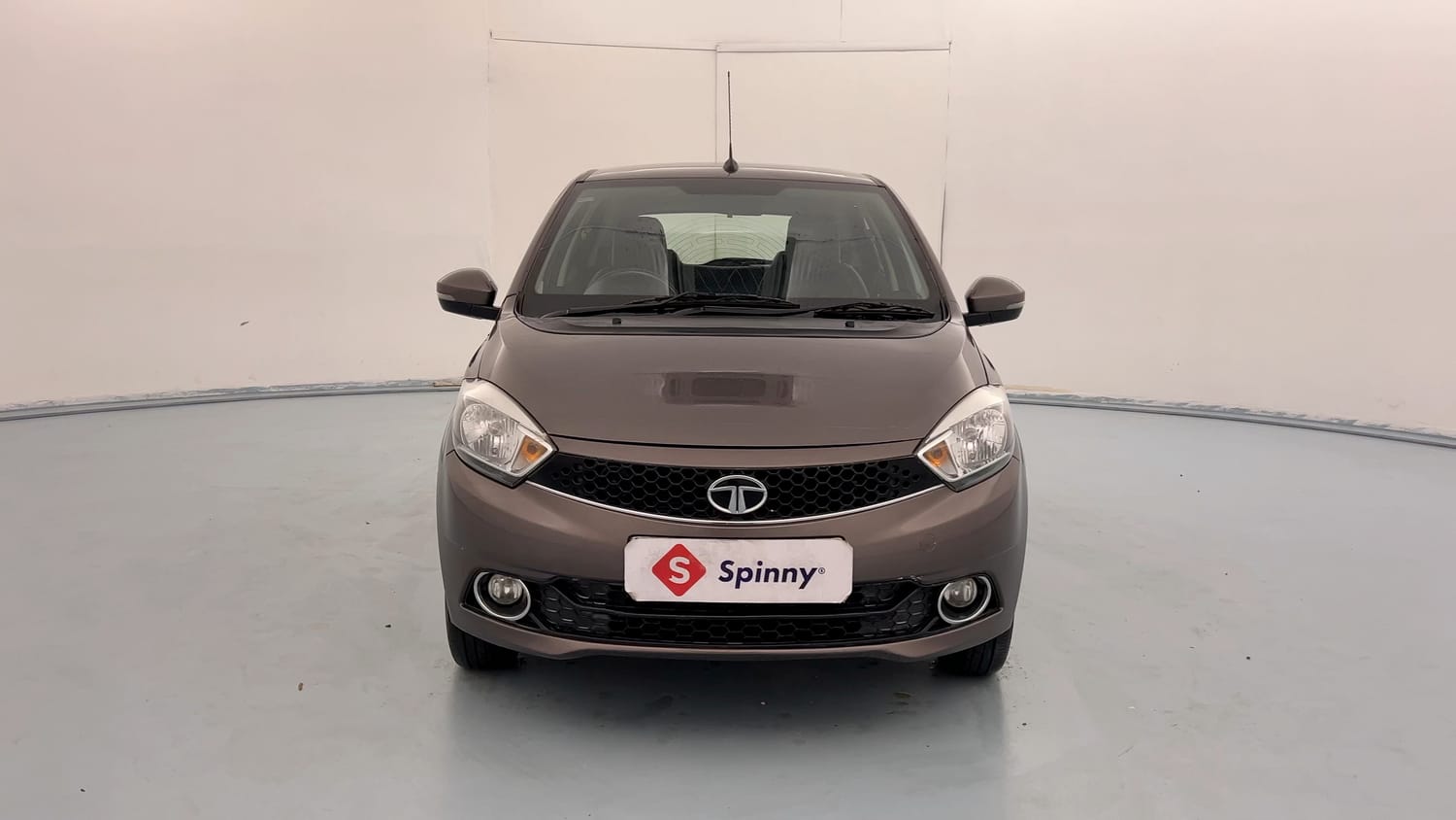 Used 2017 Tata Tiago Revotron XZ Petrol Manual exterior FRONT VIEW