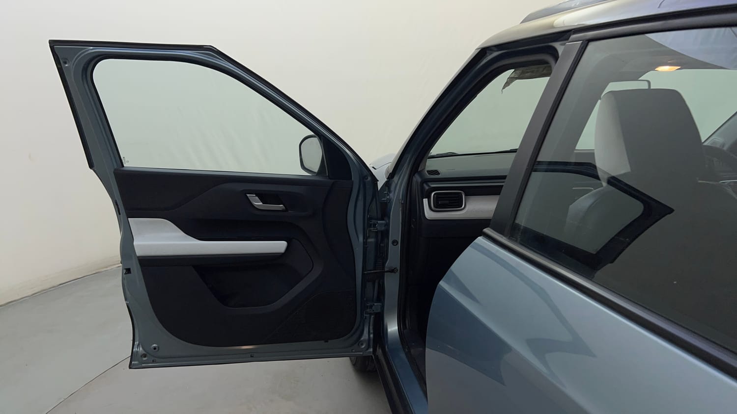 Used 2022 Tata Punch Creative MT Petrol Manual interior LEFT FRONT DOOR OPEN VIEW
