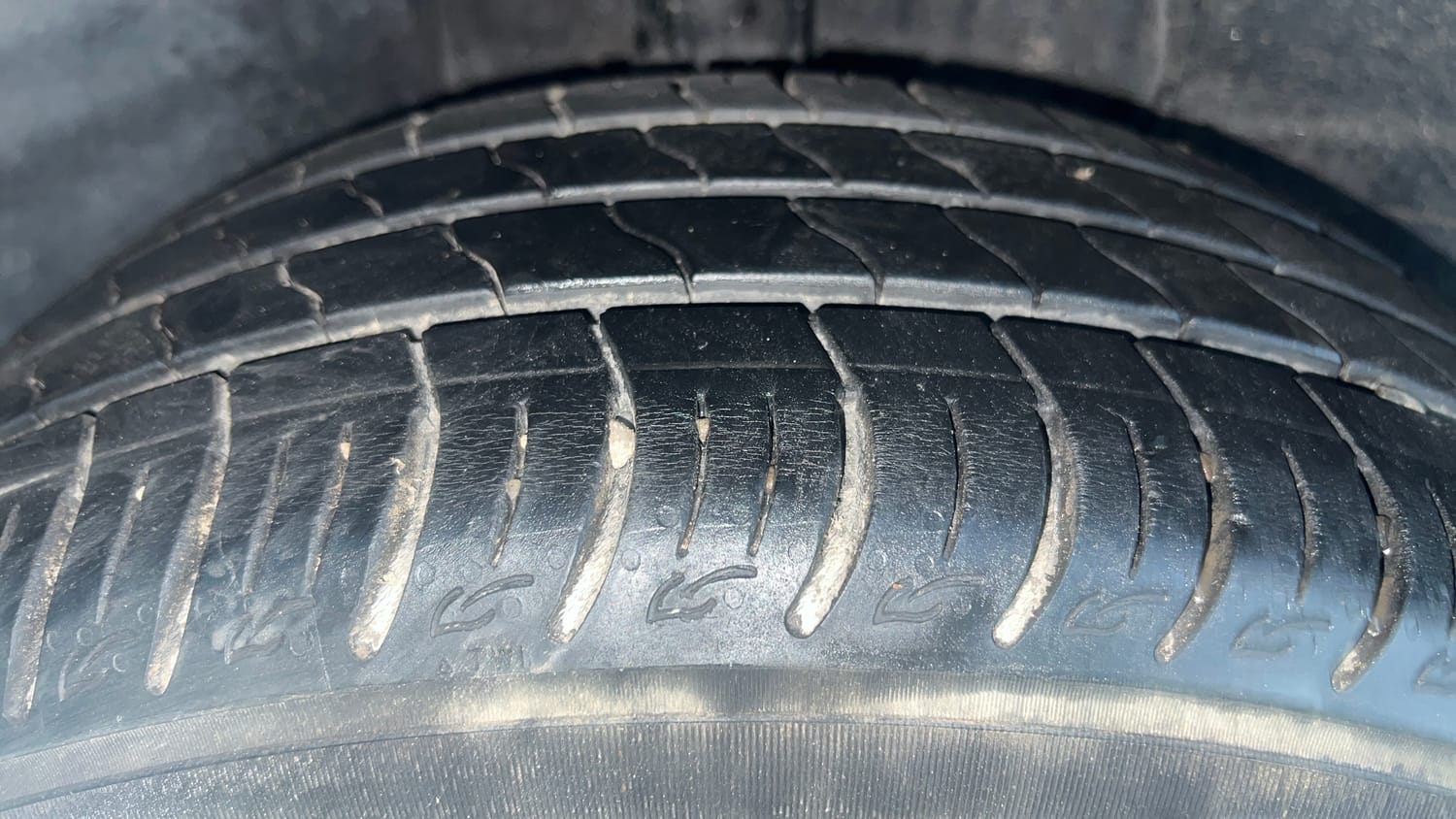 Used 2022 Tata Altroz XZ Plus i-Turbo Petrol Petrol Manual tyres RIGHT REAR TYRE TREAD VIEW
