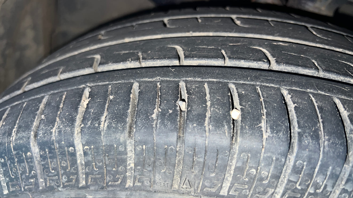Used 2015 Honda Mobilio S Petrol Petrol Manual tyres LEFT FRONT TYRE TREAD VIEW