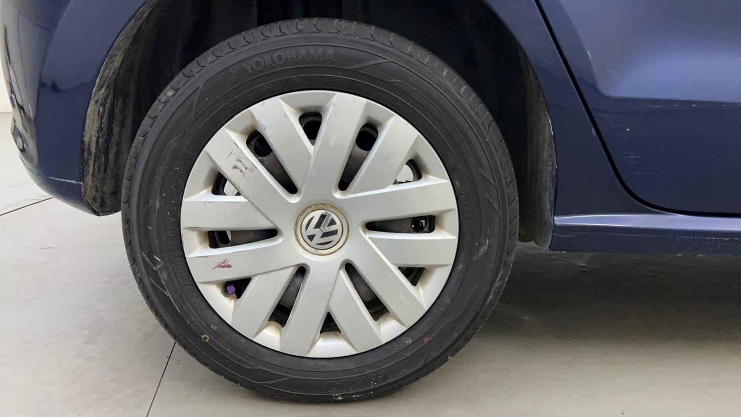 Used 2013 Volkswagen Polo Comfortline 1.2L (P) Petrol Manual tyres RIGHT REAR TYRE RIM VIEW