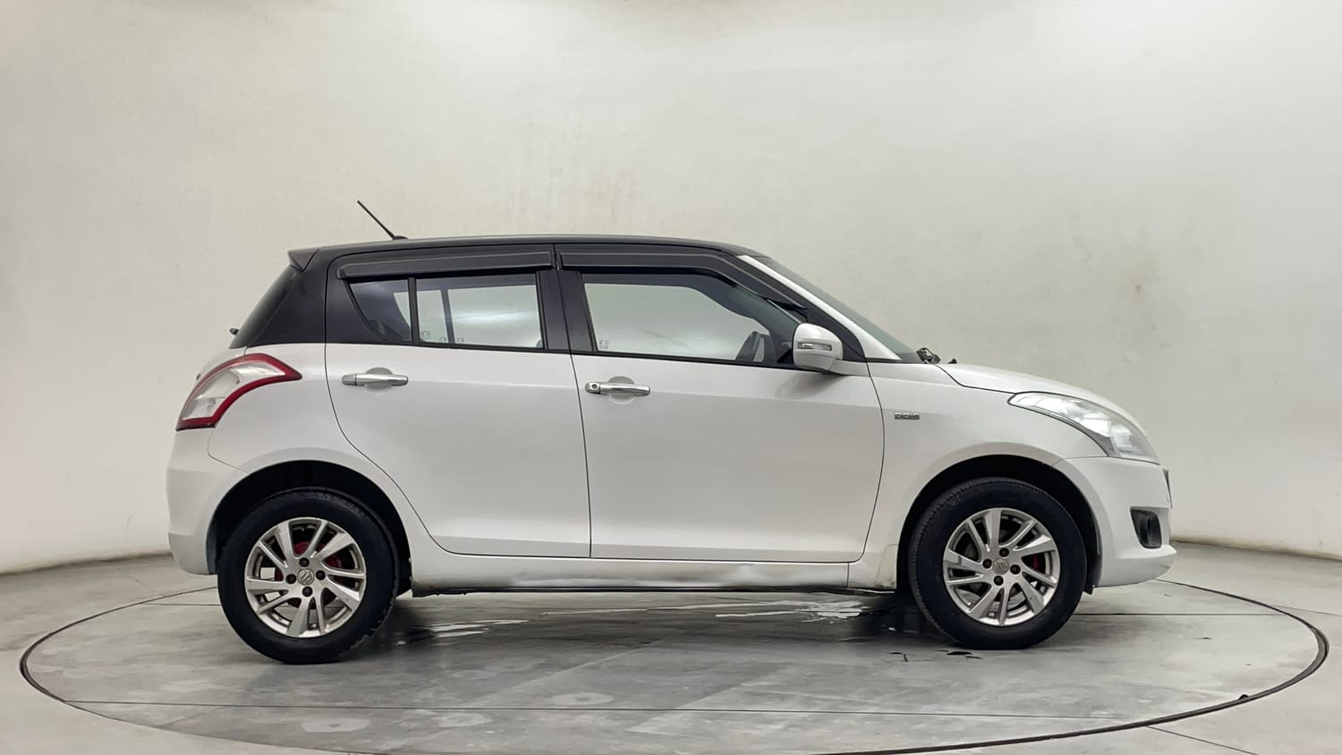 Used 2014 Maruti Suzuki Swift ZDi Diesel Manual exterior RIGHT SIDE VIEW