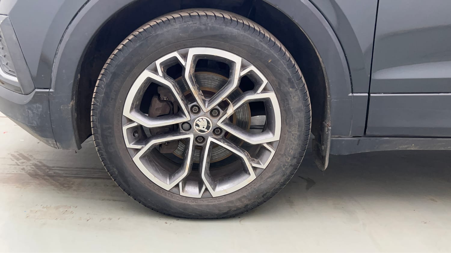 Used 2023 Skoda Kushaq Style 1.5L TSI MT Petrol Manual tyres LEFT FRONT TYRE RIM VIEW