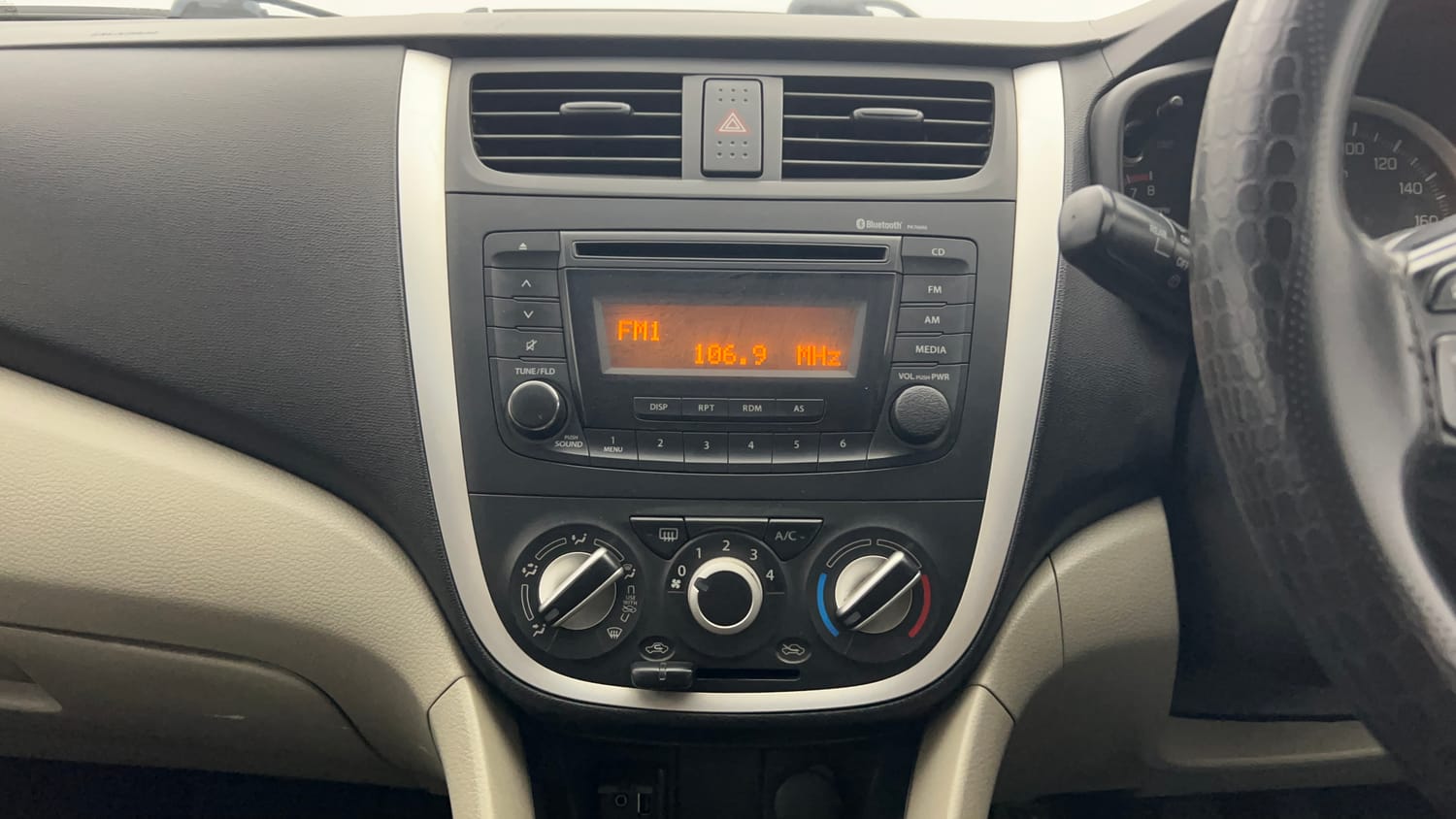 Used 2017 Maruti Suzuki Celerio ZXi Opt Petrol Manual interior MUSIC SYSTEM & AC CONTROL VIEW