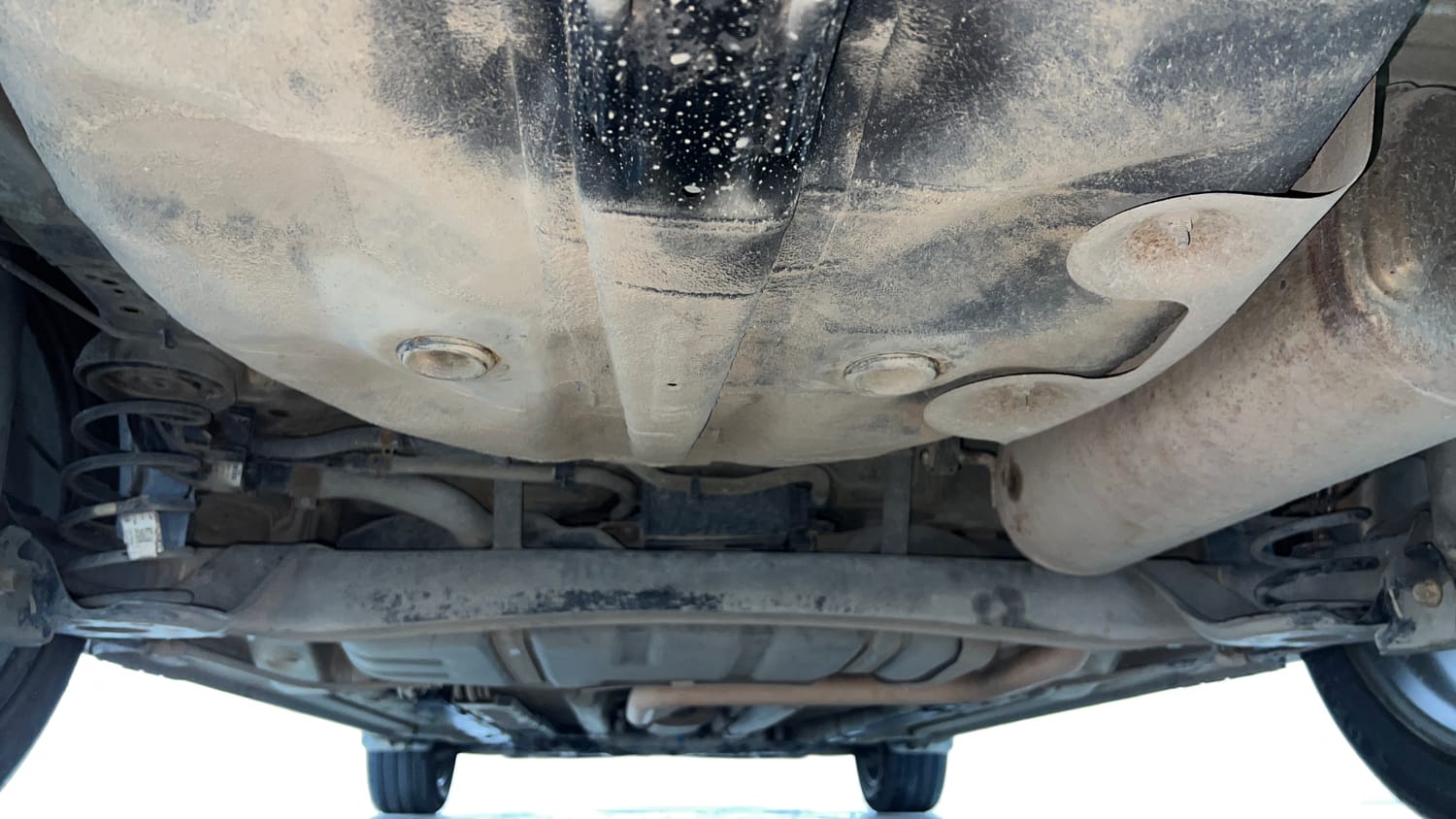 Used 2018 Hyundai Verna SX (O)1.6 VTVT Petrol Manual extra REAR UNDERBODY VIEW (TAKEN FROM REAR)