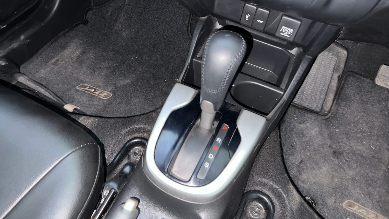 Used 2018 Honda Jazz V AT Petrol Petrol Automatic interior GEAR  KNOB VIEW