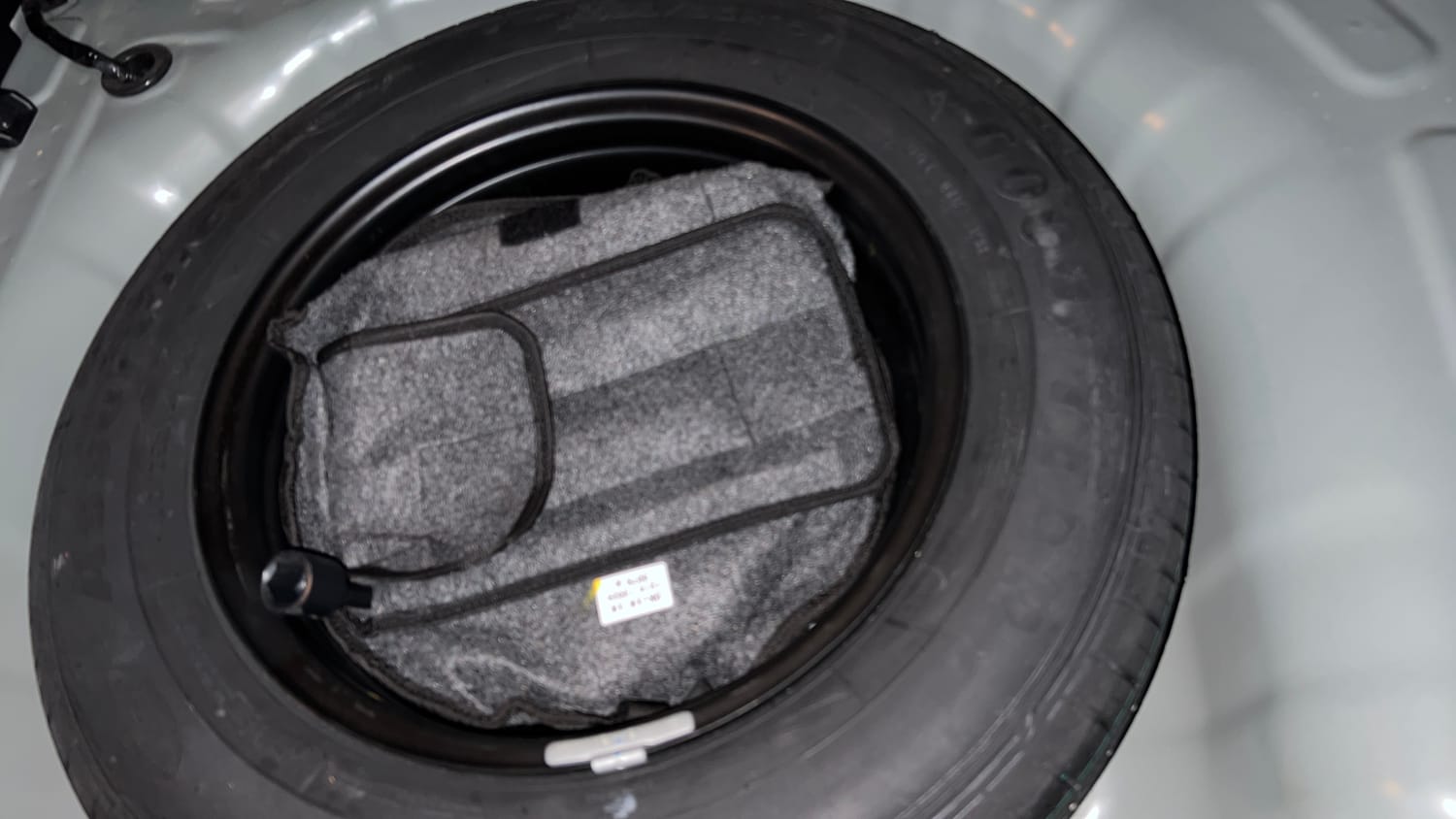Used 2024 Kia Sonet HTX 1.5 Diesel AT Diesel Automatic tyres SPARE TYRE VIEW