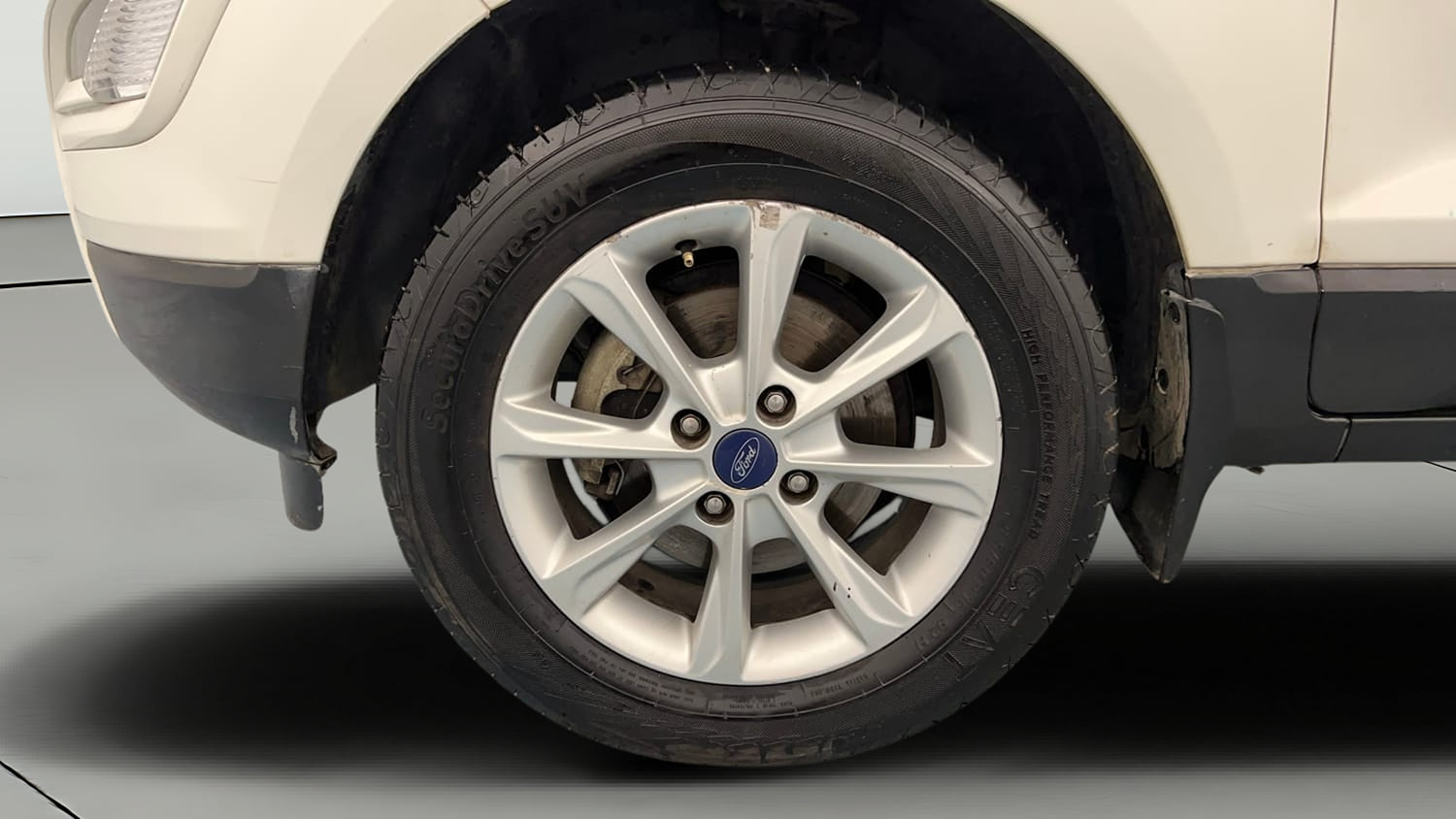 Used 2018 Ford EcoSport Titanium 1.5L Ti-VCT Petrol Manual tyres LEFT FRONT TYRE RIM VIEW