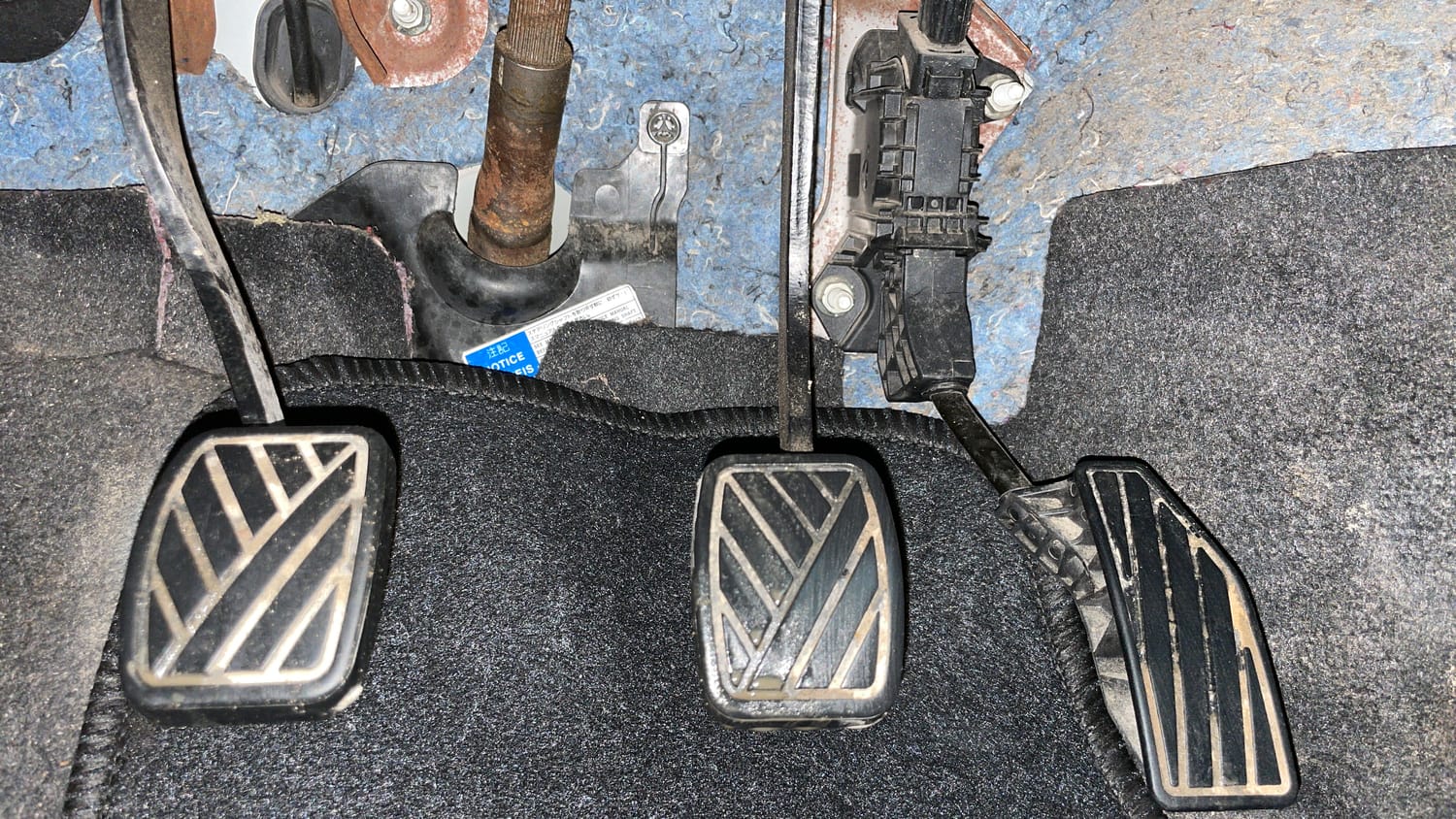 Used 2019 Maruti Suzuki Swift VXi Petrol Manual interior PEDALS VIEW