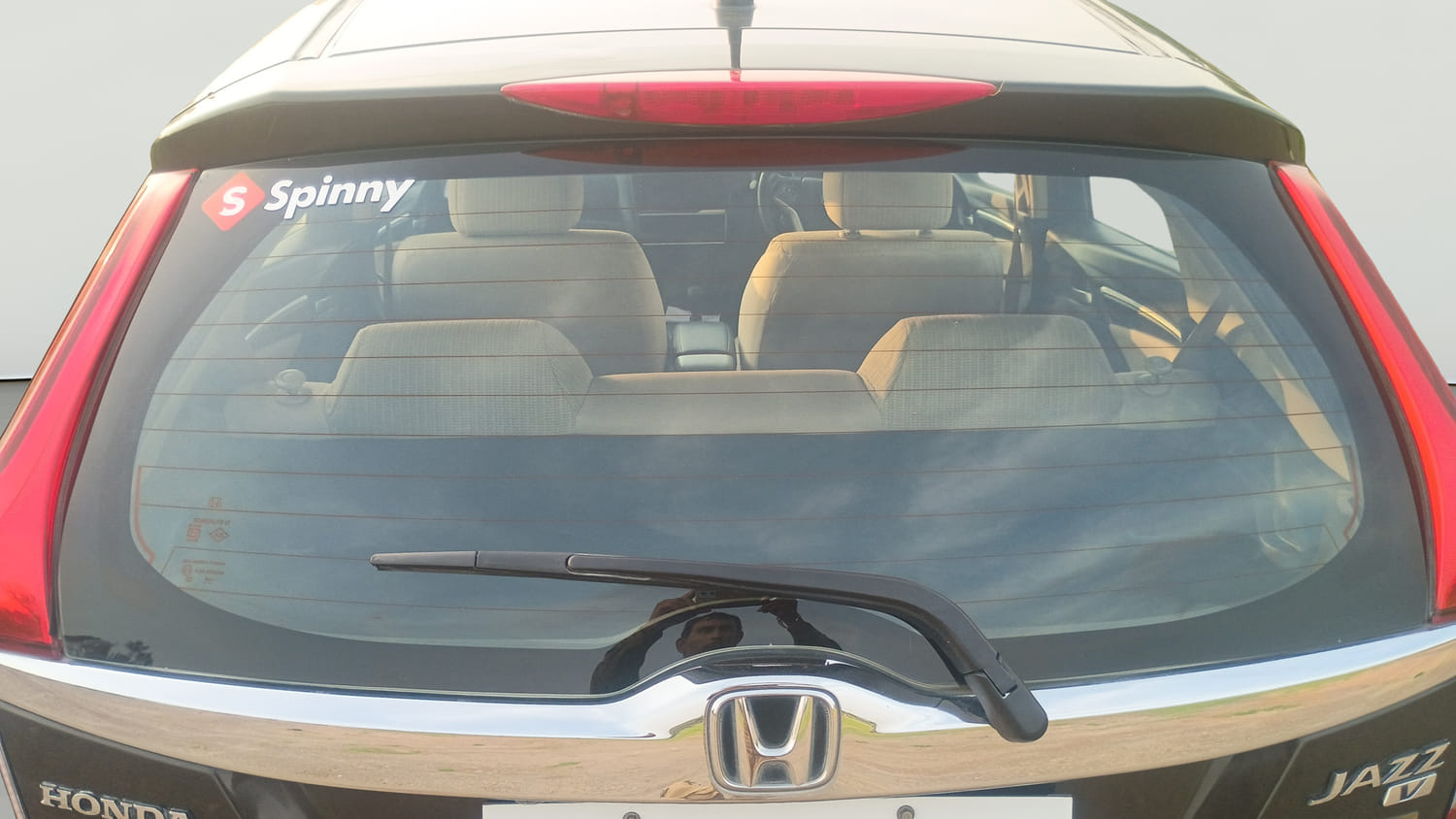Used 2017 Honda Jazz V Petrol Petrol Manual exterior BACK WINDSHIELD VIEW