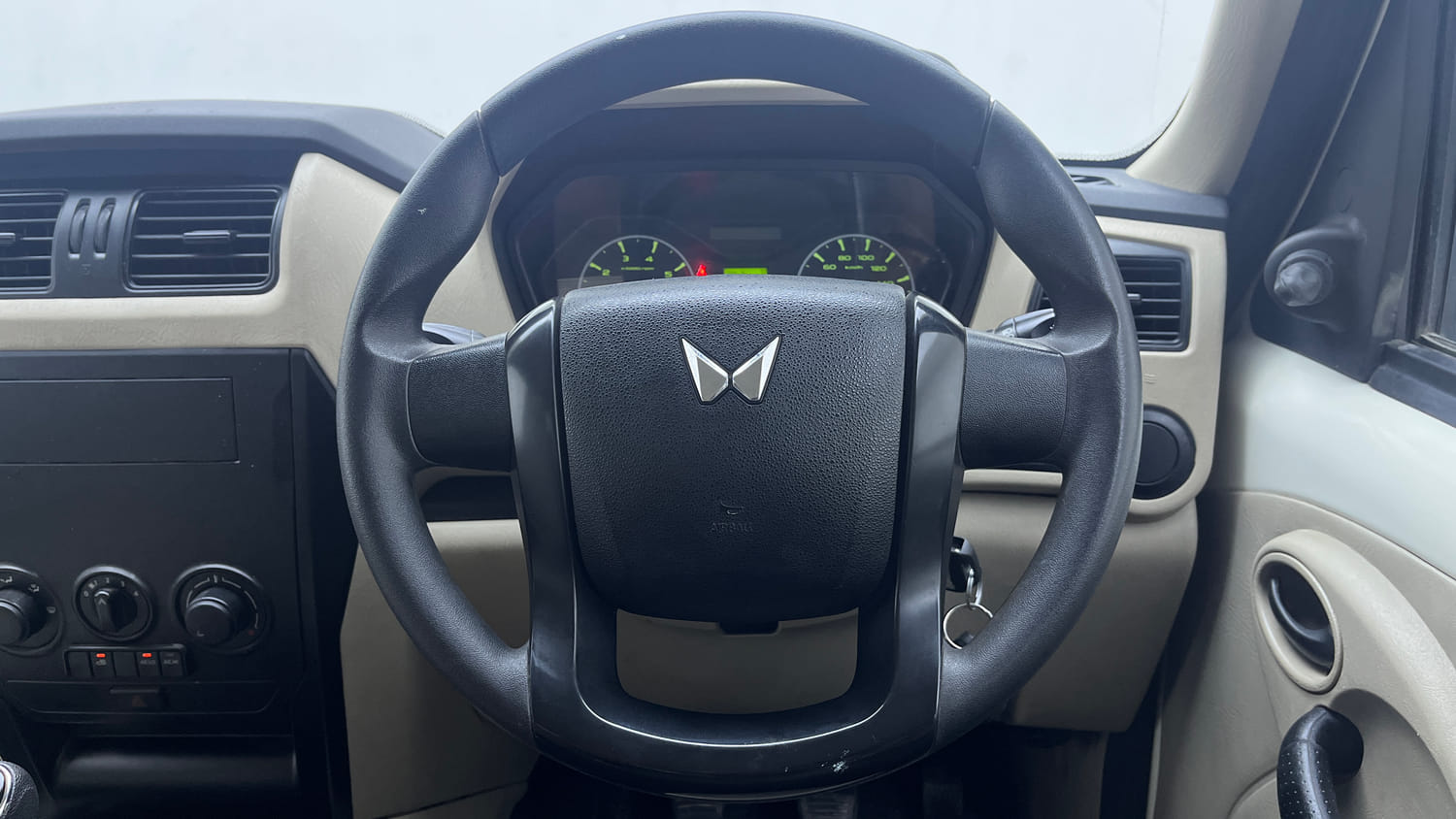 Used 2024 Mahindra Scorpio S3 Plus Diesel Manual interior STEERING VIEW