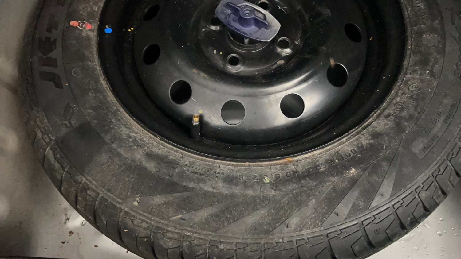 Used 2022 Maruti Suzuki Dzire VXi Petrol Manual tyres SPARE TYRE VIEW