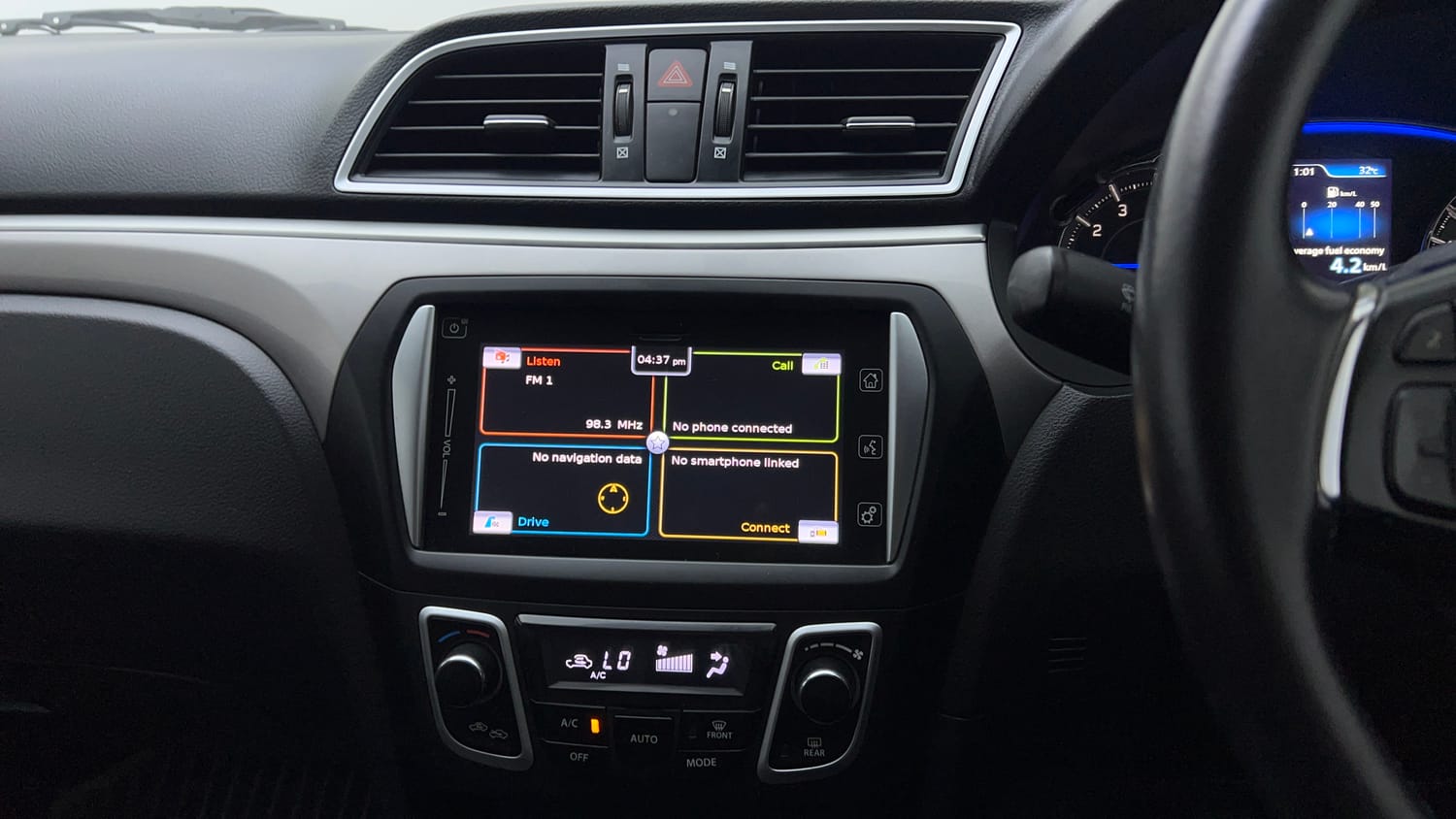 Used 2020 Maruti Suzuki Ciaz S 1.5 MT Petrol Manual top_features Integrated (in-dash) music system