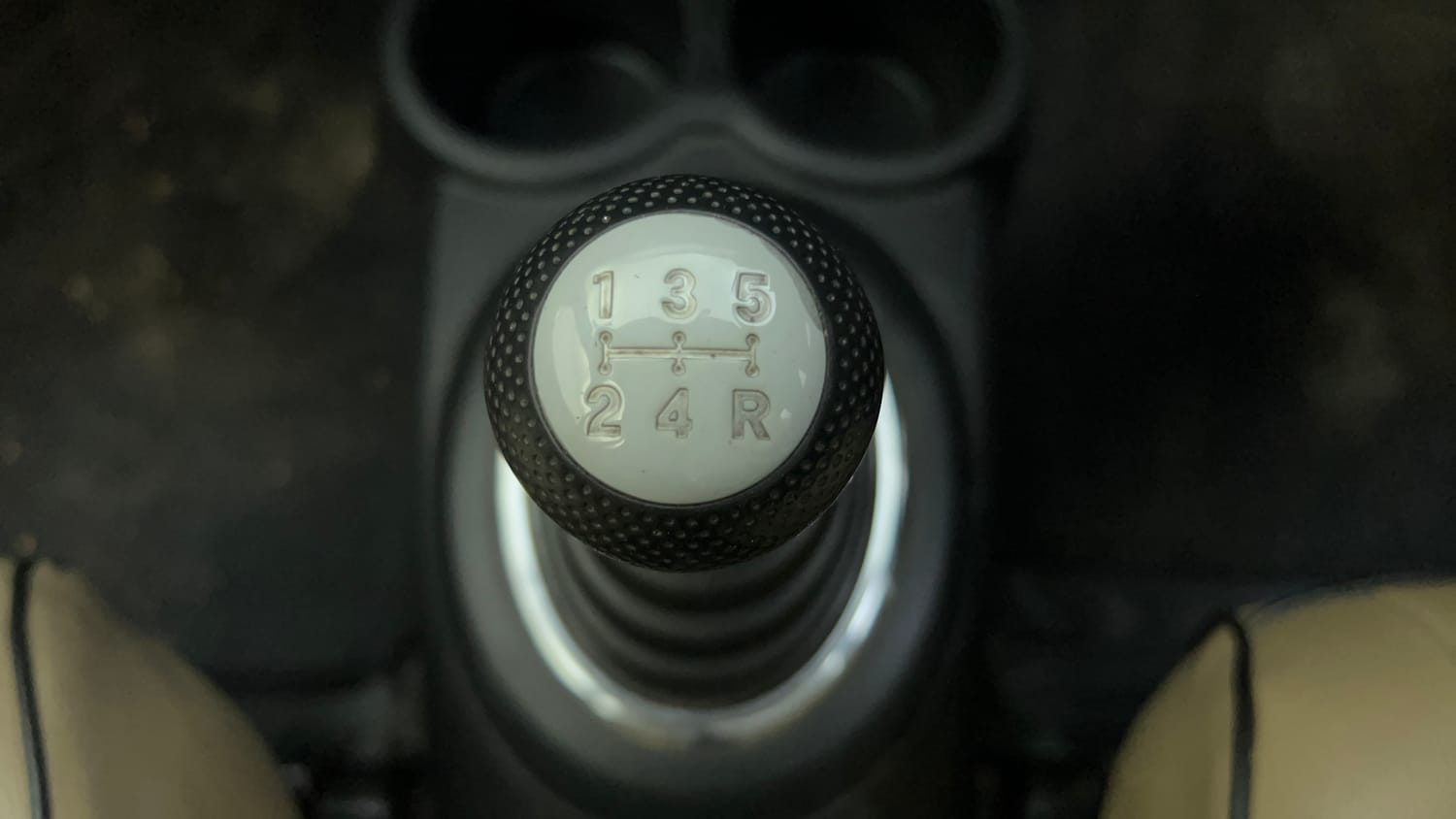 Used 2017 Honda Amaze 1.5 S i-DTEC Opt Diesel Manual interior GEAR  KNOB VIEW