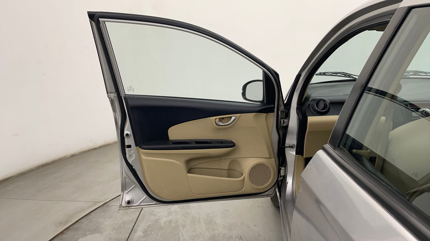 Used 2017 Honda Brio VX MT Petrol Manual interior LEFT FRONT DOOR OPEN VIEW
