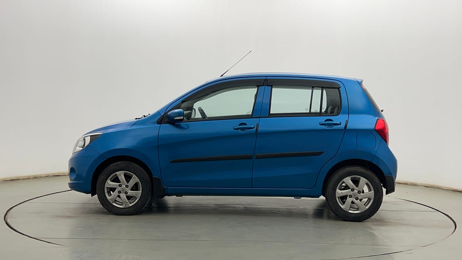 Used 2017 Maruti Suzuki Celerio ZXi Opt Petrol Manual exterior LEFT SIDE VIEW