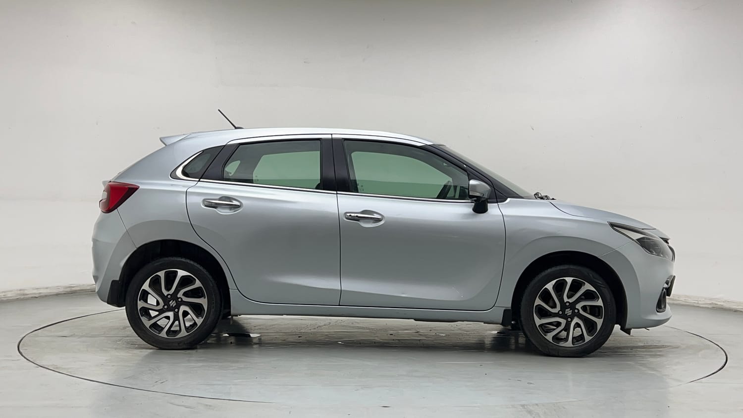 Used 2023 Maruti Suzuki Baleno Alpha AGS Petrol Automatic exterior RIGHT SIDE VIEW