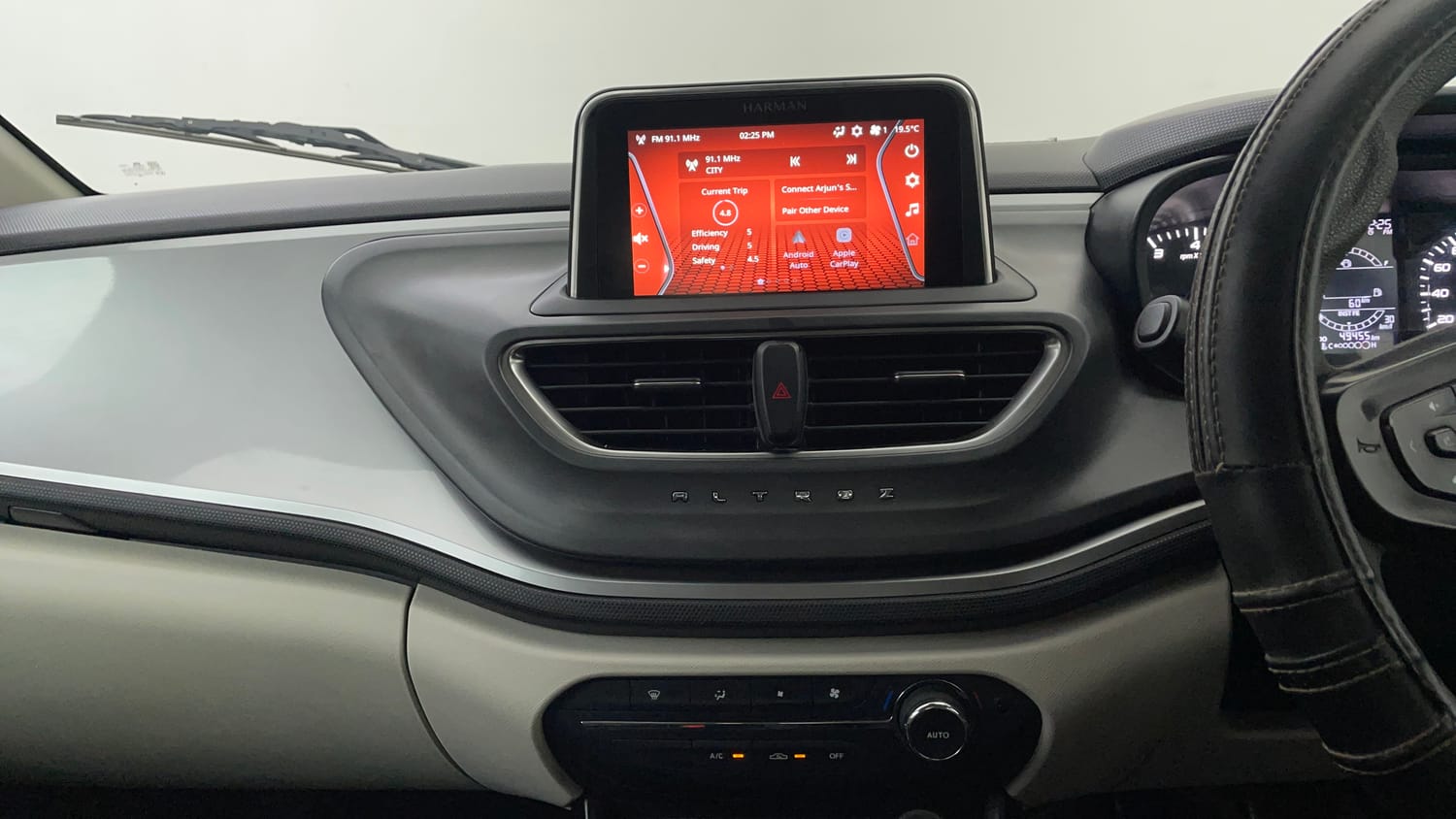 Used 2022 Tata Altroz XT Diesel Diesel Manual interior MUSIC SYSTEM & AC CONTROL VIEW
