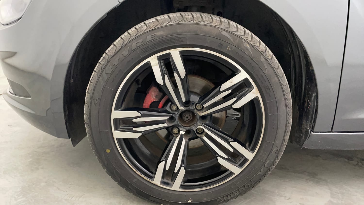 Used 2022 Tata Altroz XT Diesel Diesel Manual tyres LEFT FRONT TYRE RIM VIEW