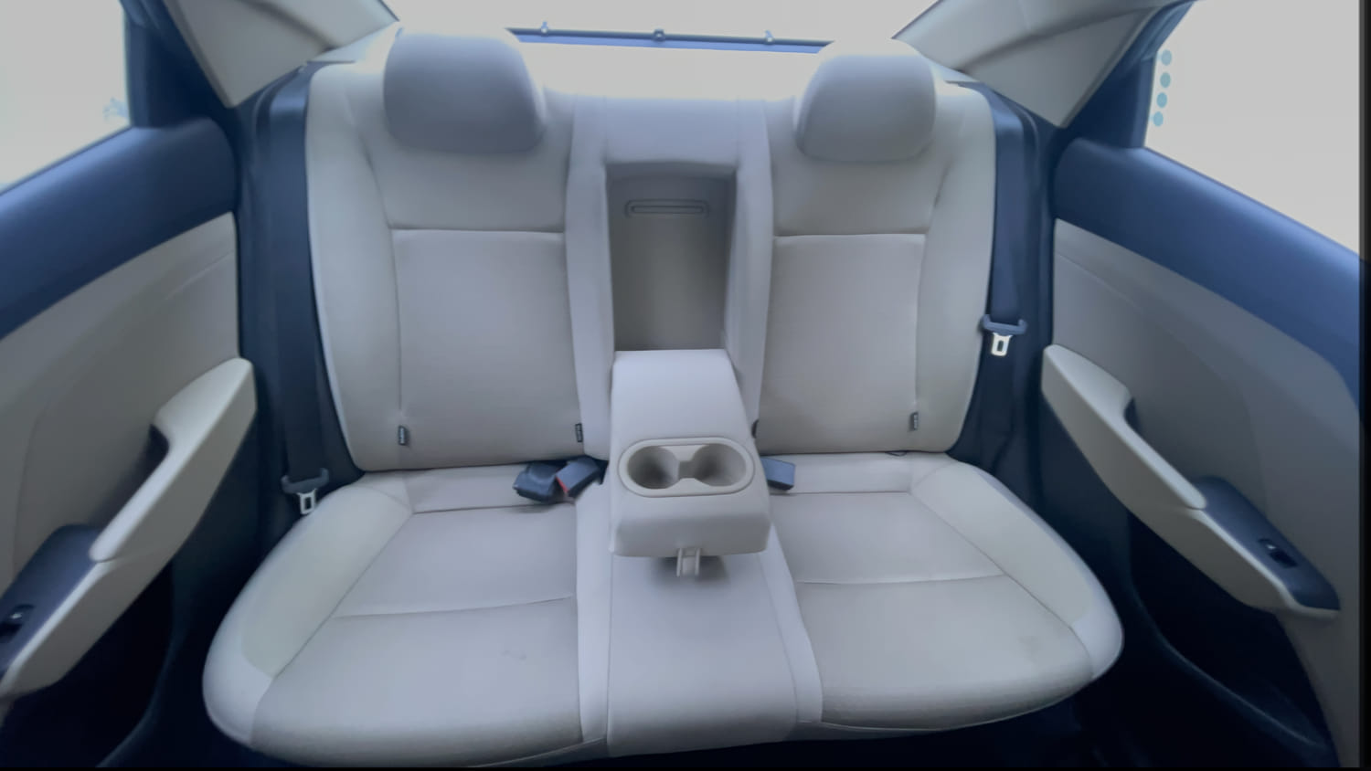 Used 2022 Hyundai Verna SX 1.5 MPi Petrol Manual interior REAR SEAT CONDITION VIEW
