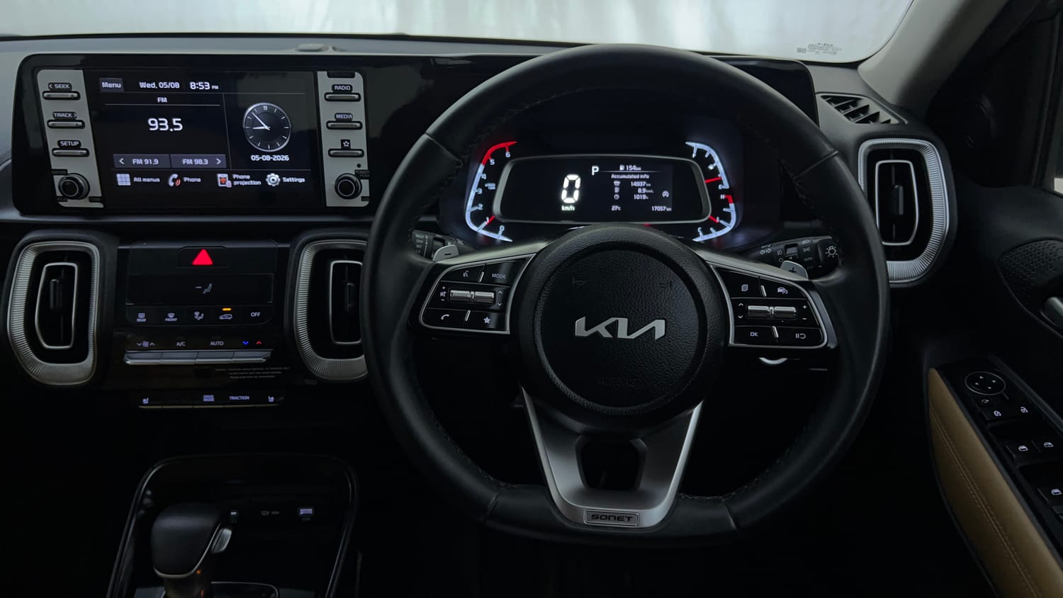 Used 2024 Kia Sonet HTX 1.5 Diesel AT Diesel Automatic interior STEERING VIEW