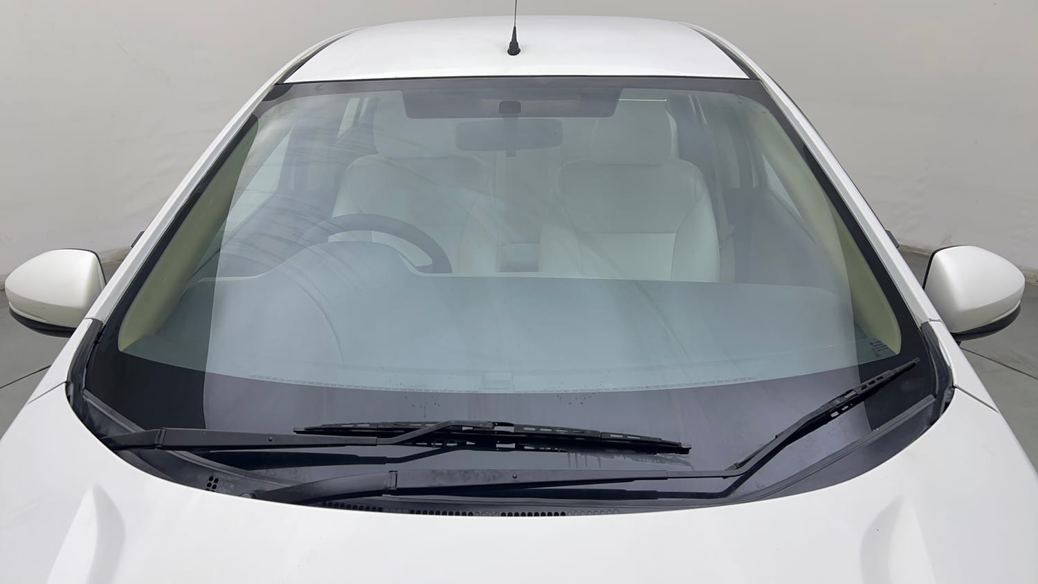 Used 2016 Honda City SV Petrol Manual exterior FRONT WINDSHIELD VIEW