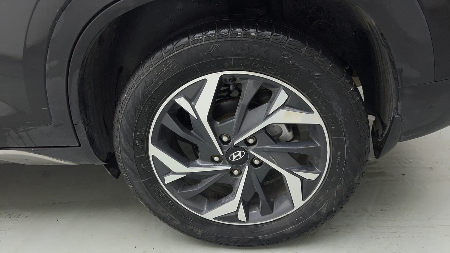 Used 2022 Hyundai Creta SX (O) 1.5 Diesel Diesel Manual tyres LEFT REAR TYRE RIM VIEW