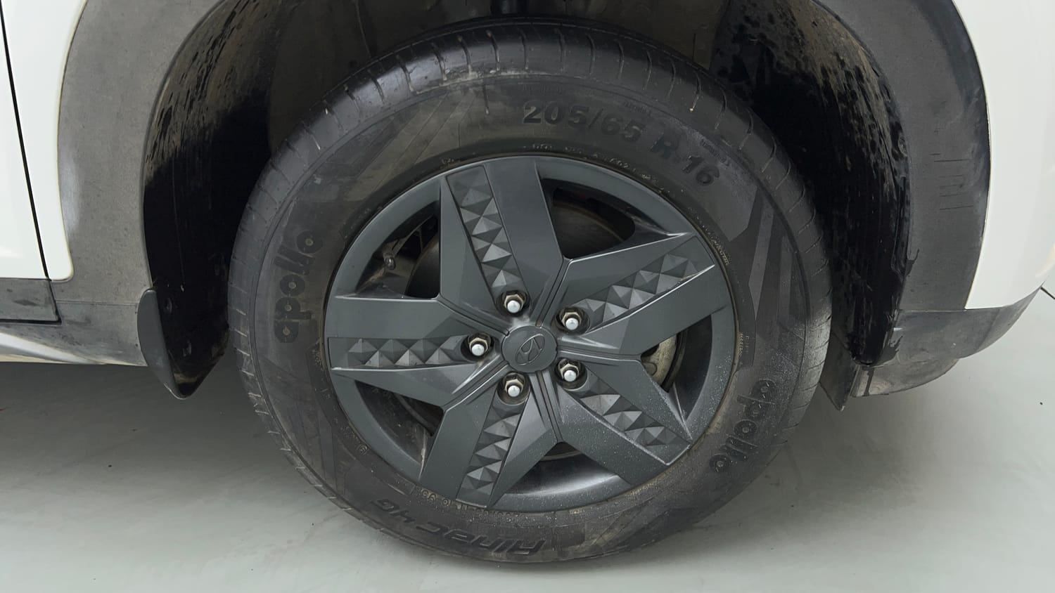 Used 2022 Hyundai Creta S 1.5 Petrol iMT Petrol Manual tyres RIGHT FRONT TYRE RIM VIEW