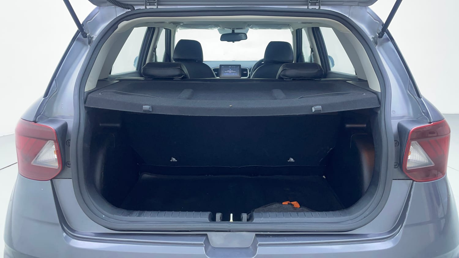 Used 2019 Hyundai Venue SX Plus 1.0 Turbo DCT Petrol Automatic interior DICKY INSIDE VIEW
