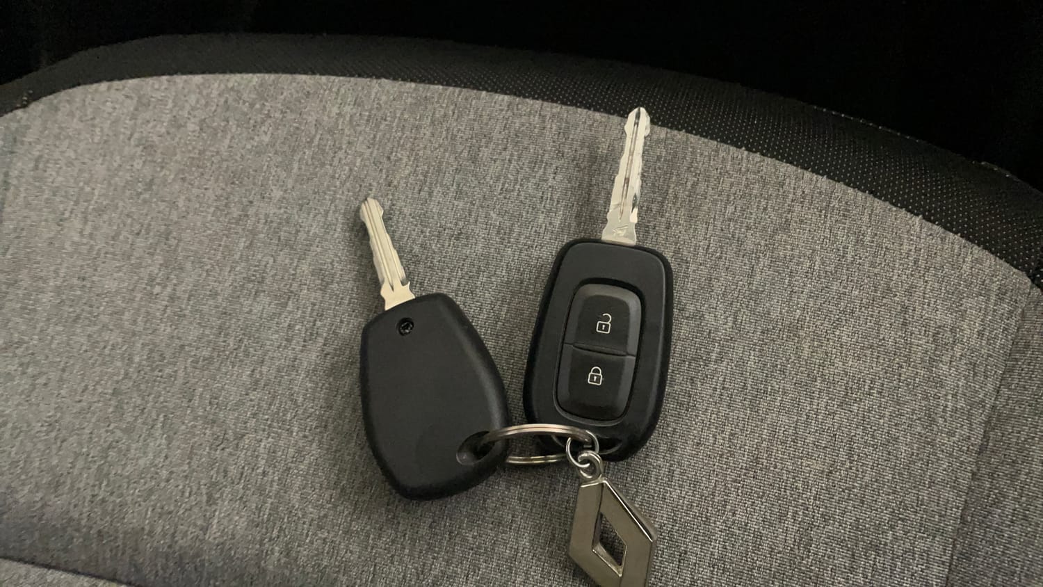 Used 2024 Renault Kiger RXL AMT Petrol Automatic extra CAR KEY VIEW