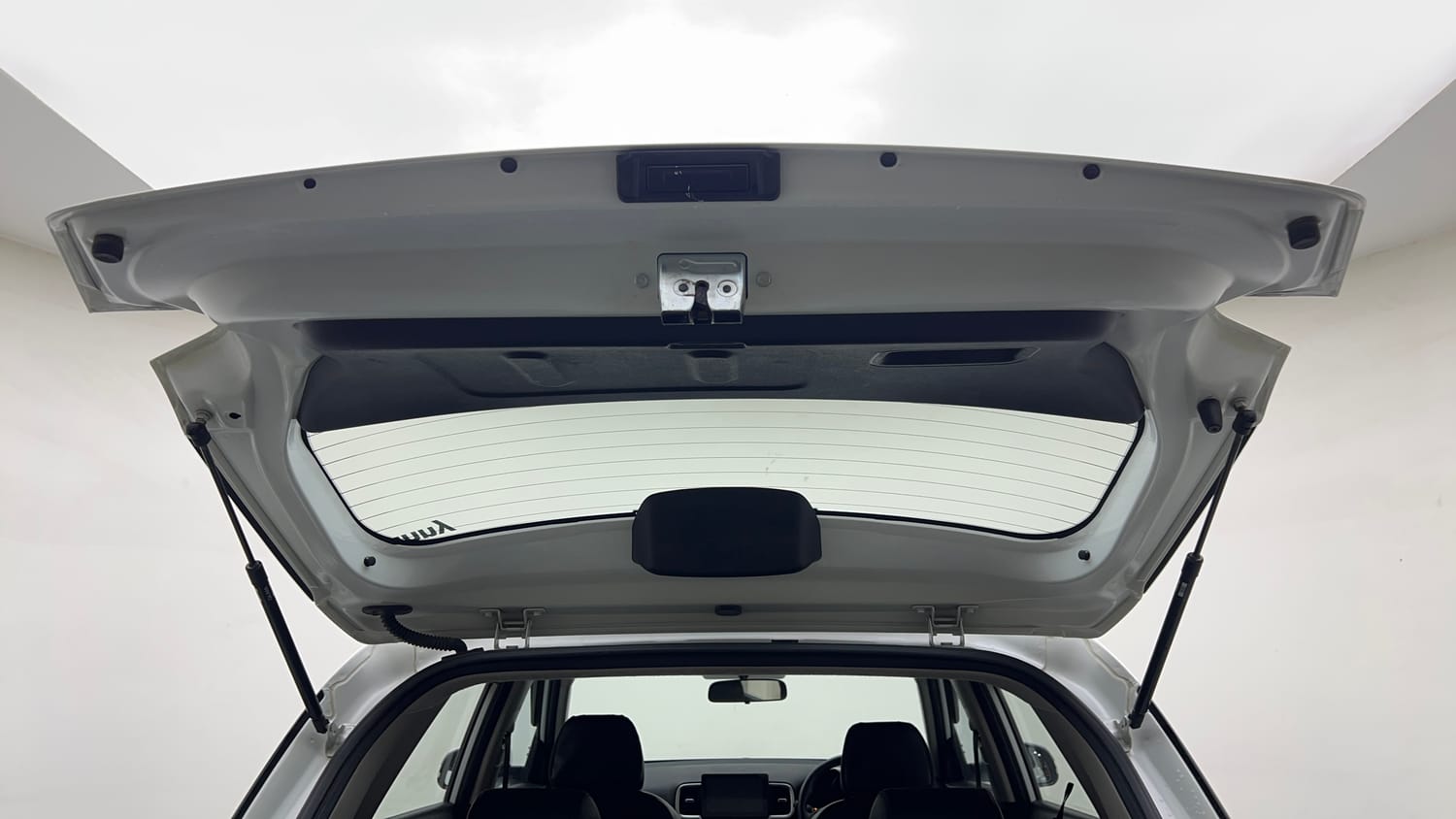 Used 2022 Hyundai Venue S Plus 1.2 Petrol Petrol Manual interior DICKY DOOR OPEN VIEW