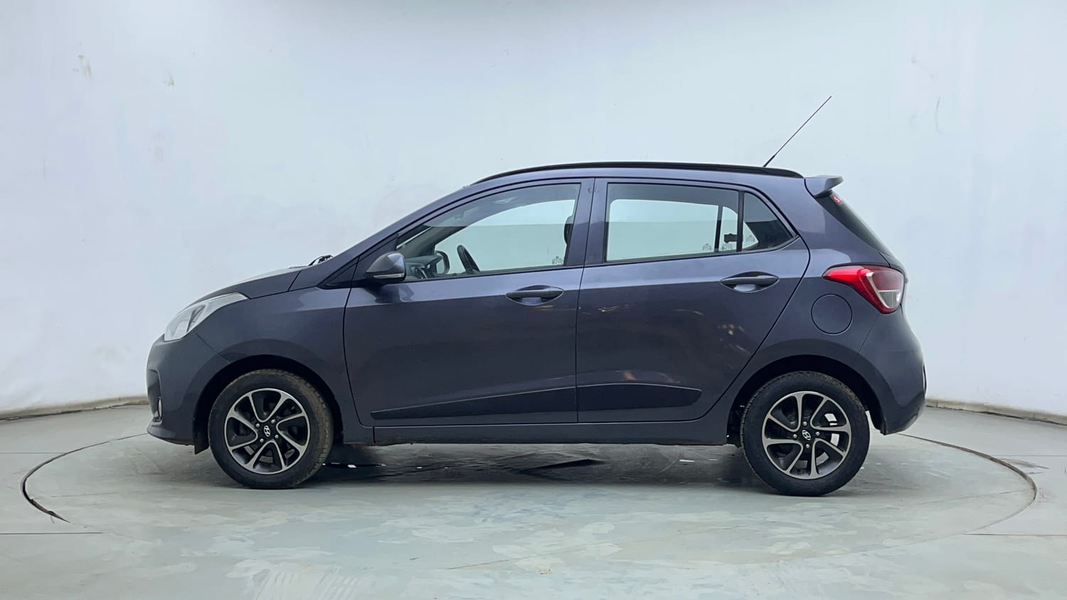Used 2018 Hyundai Grand i10 Sportz AT 1.2 Kappa VTVT Petrol Automatic exterior LEFT SIDE VIEW