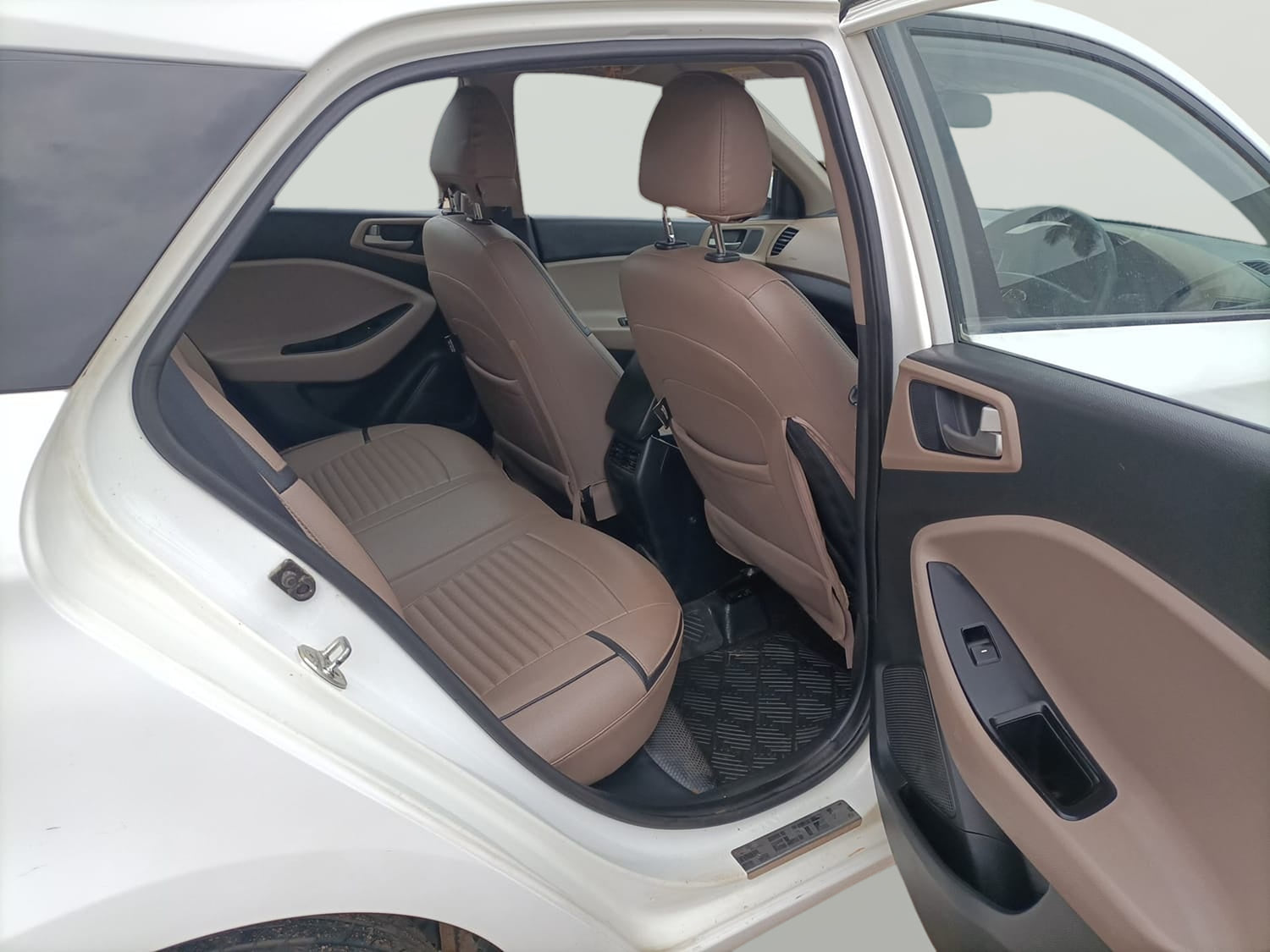 Used 2019 Hyundai Elite i20 Asta 1.2 AT Petrol Automatic interior RIGHT SIDE REAR DOOR CABIN VIEW