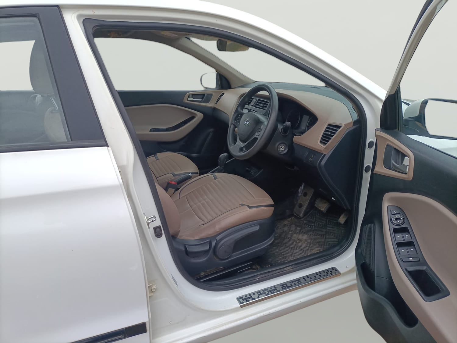 Used 2019 Hyundai Elite i20 Asta 1.2 AT Petrol Automatic interior RIGHT SIDE FRONT DOOR CABIN VIEW